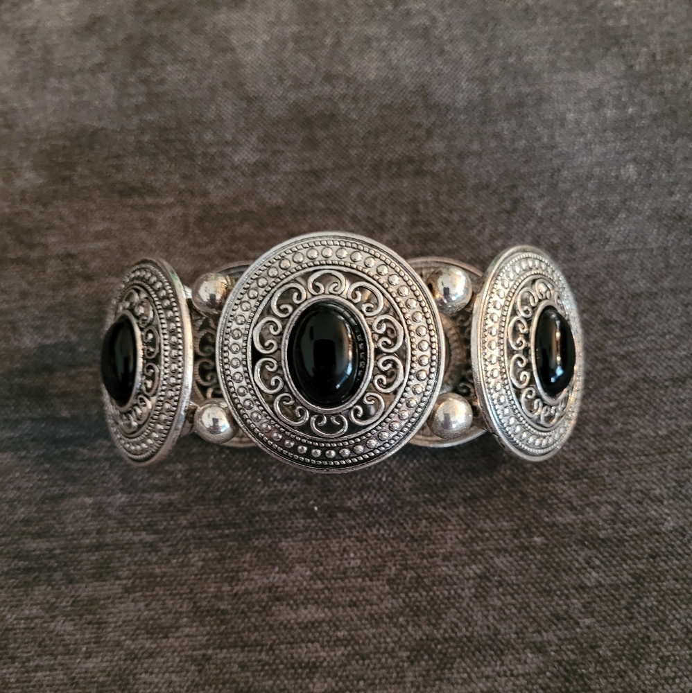 Woman's Stretch Metal Bracelet